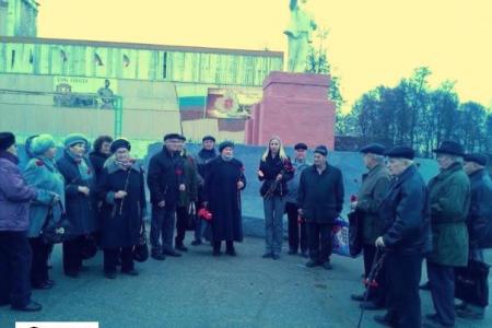 Шествиями, митингами и возложениями отметила Тульская область 96-летие Великого Октября