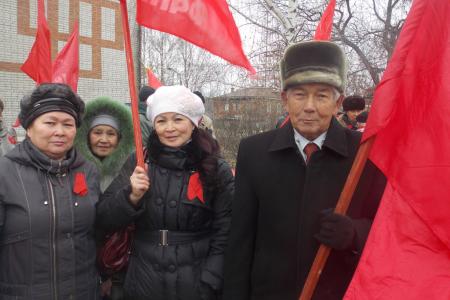 Тобольские коммунисты 7 ноября провели митинг у Вечного огня