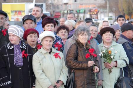 Волгоградская область. Волжане отметили годовщину Великой Октябрьской Социалистической революции митингом, организованным коммунистами и комсомольцами
