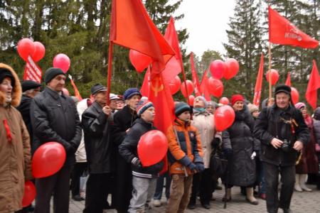 Новосибирская область. 7 ноября жители Академгородка встретили с особым настроем: Руки прочь от российской науки!