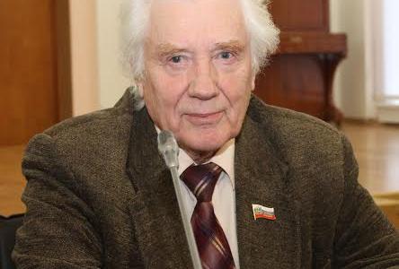 Лидер коммунистов, кандидат в губернаторы Псковской области Александр Рогов: "Принятый "Единой Россией" областной бюджет - это стагнация и опустошение территории"
