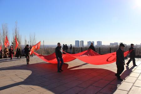 Годовщину контрнаступления советских войск под Сталинградом коммунисты отметили автопробегом 