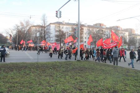 Есть у Революции начало, нет у Революции конца! Праздничная демонстрация 7 ноября в Уфе
