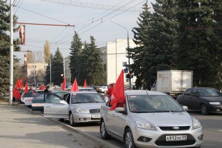 И вновь продолжается бой! 7 ноября 2013 года в Карачаево-Черкесии состоялись митинги, возложения цветов и собрания, объединенные массовым автопробегом