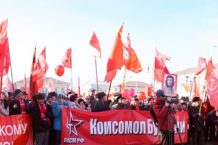 «Наша цель – отставка обанкротившегося буржуазного правительства!». Репортаж о праздновании 7 ноября в Бурятии
