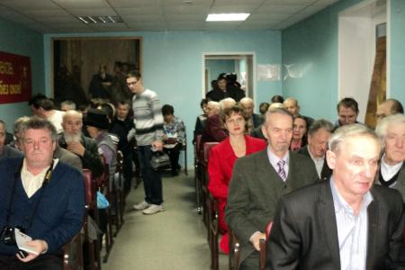 Барнаульские коммунисты на политклубе обсудили возможность новой революции в России