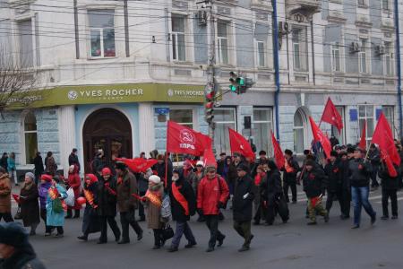 Наш выбор – социализм! Праздничная демонстрация в Красноярске