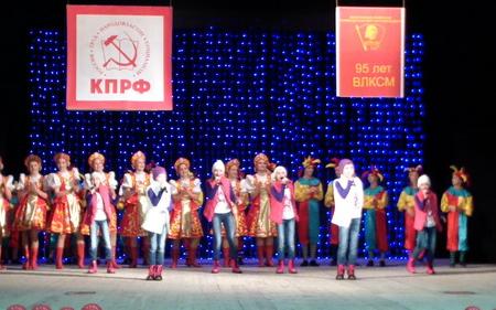 Связь времён и поколений. В Калуге состоялся праздничный концерт, посвященный 95-й годовщине ВЛКСМ 
