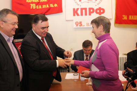 Пленум Псковского обкома КПРФ принял решение по кандидатуре на губернаторских выборах: Александр Рогов - лидер коммунистов и левопатриотической оппозиции области