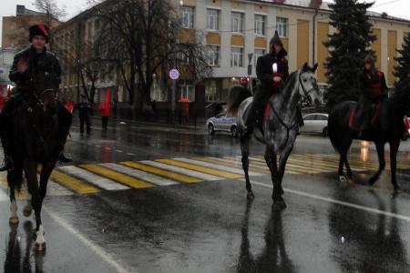 В Курске 7 ноября были демонстрация, митинг и праздничный салют