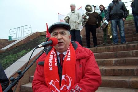 Долой министров-капиталистов! Коммунисты Татарстана провели митинг в честь годовщины Великого Октября