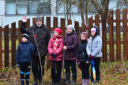 Коммунисты Ленинградской области: Великому Октябрю посвящается