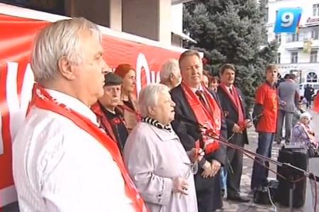 Секретарь ЦК КПРФ С.П.Обухов на митинге в Краснодаре: Депутаты-коммунисты и горком КПРФ начинают новую акцию по защите интересов трудящихся "Программа 1000 добрых дел"
