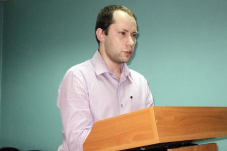 Барнаульские коммунисты на политклубе обсудили возможность новой революции в России