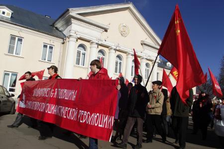 Шествие и митинг 7 ноября в Тольятти
