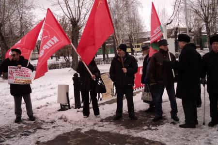 Барнаульские коммунисты и комсомольцы провели акцию солидарности с бастующими рабочими завода «Антолин» в городе Санкт-Петербурге