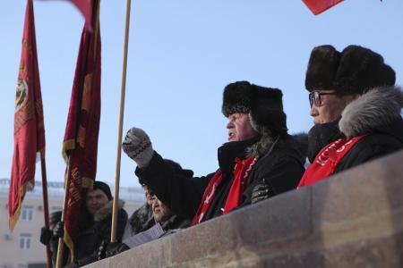 «Вчера было рано, завтра будет поздно». Демонстрация и митинг, посвященные 96-й годовщине Великой Октябрьской Социалистической революции в Якутске