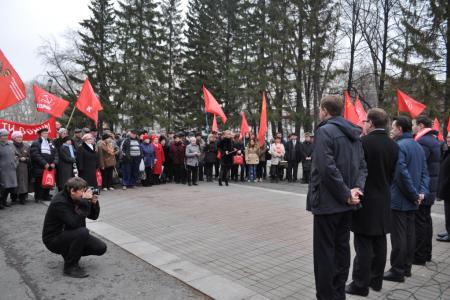 В Свердловске начал свою работу семинар-совещание партийного актива КПРФ УФО