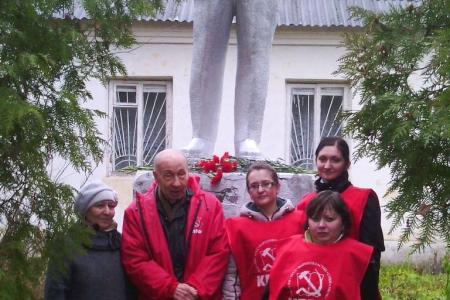 Шествиями, митингами и возложениями отметила Тульская область 96-летие Великого Октября