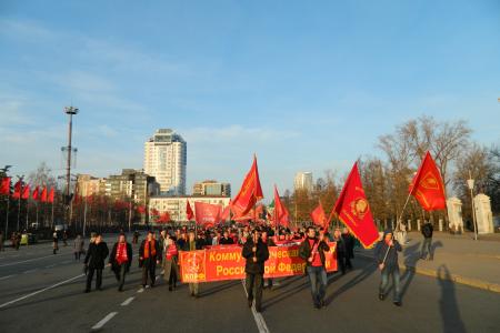 Торжественное шествие и митинг 7 ноября в Самаре