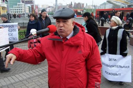 Казань, Республика Татарстан. Депутат Госсовета РТ А.В. Прокофьев: «Мы как фракция КПРФ подготовили поправки в бюджет по финансированию детсадов! Вместе - победим!»