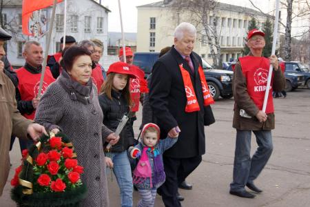 Красный Октябрь в наших сердцах. Праздник 7 ноября был отмечен в районах Воронежской области собраниями, митингами и пикетами