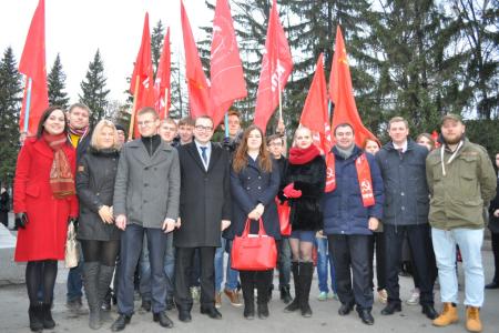 В Свердловске начал свою работу семинар-совещание партийного актива КПРФ УФО