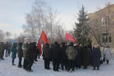 Пензенская область. Митинг в Лопатино: Коммунисты и жители районного центра решительно выступили против закрытия ЦРБ