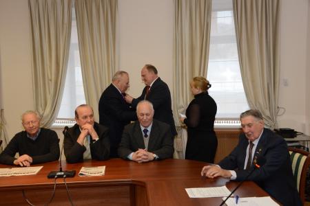 Г.А. Зюганов наградил памятной медалью ЦК КПРФ группу министров СССР