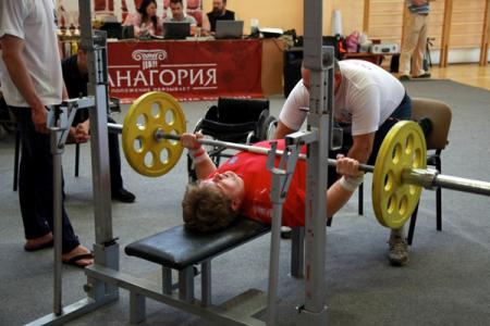 В Москве при поддержке Спортивного Клуба КПРФ прошел чемпионат Европы по «Русскому Жиму»