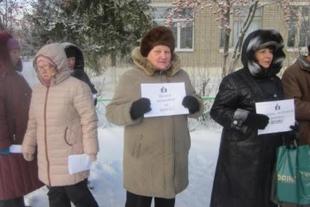Пензенская область. Митинг в Лопатино: Коммунисты и жители районного центра решительно выступили против закрытия ЦРБ