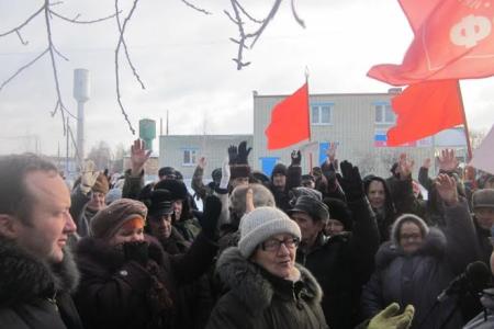 Пензенская область. Митинг в Лопатино: Коммунисты и жители районного центра решительно выступили против закрытия ЦРБ