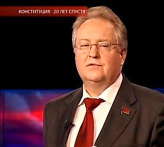 Секретарь ЦК КПРФ С.П.Обухов о президентском самодержавии и "танковой Конституции".Фрагменты дискуссии на "Право голоса" (ТВЦ)