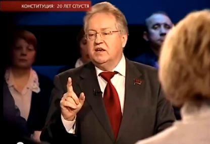 Секретарь ЦК КПРФ С.П.Обухов о президентском самодержавии и "танковой Конституции".Фрагменты дискуссии на "Право голоса" (ТВЦ)