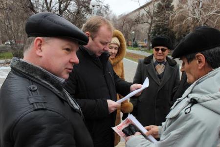 Волгоград. Коммунистов задержали во время пикета против антинародного бюджета области 