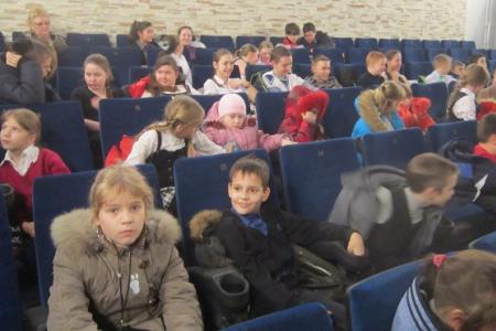 Новгородский горком КПРФ поздравил пионеров с новым годом