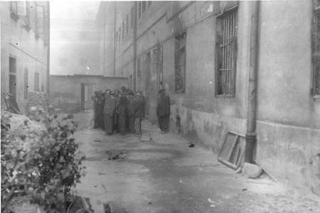 А.М. Богачев: Зло. После сноса памятников Ленину исторически всегда следуют еврейские погромы. Фоторепортаж из 1941-го 