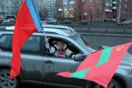 Даешь обновленное Союзное государство! Коммунистический автопробег в Санкт-Петербурге