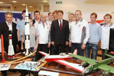Депутат-коммунист, возглавляющий Тульскую федерацию авиамодельного спорта, выступил на Съезде некоммерческих организаций области