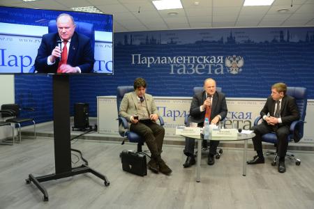 Г.А. Зюганов в «Парламентской газете»: Если хотя бы вполовину умерить аппетиты проворовавшихся чиновников и олигархов, то денег хватило бы всем