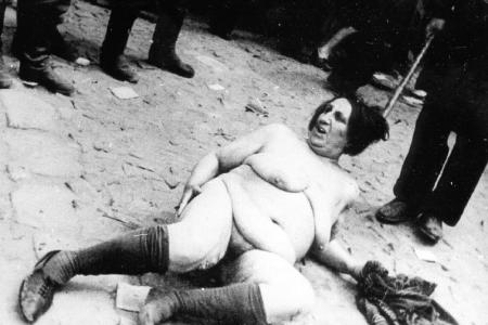 А.М. Богачев: Зло. После сноса памятников Ленину исторически всегда следуют еврейские погромы. Фоторепортаж из 1941-го 