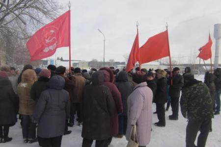 Пензенская область. Митинг в Лопатино: Коммунисты и жители районного центра решительно выступили против закрытия ЦРБ