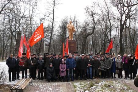 Идеи Ленина бессмертны! В Липецке состоялось открытие отреставрированного памятника В.И. Ленину