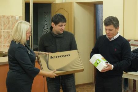 Спортивный клуб КПРФ  подарил новогодние подарки подшефному детскому дому и воспитанникам детско-юношеской спортшколы