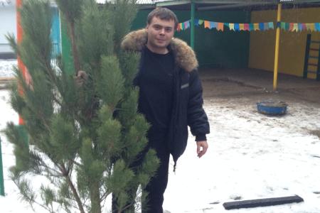 Белгородские комсомольцы проводят акцию «Новогодняя елка» 