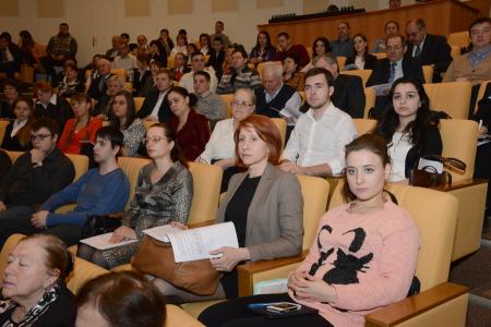 Молодежи – социальную поддержку! Круглый стол фракции КПРФ в Государственной Думе