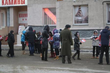 Олимпийский факел в Новосибирске: Ради пятиминутного шоу дети мерзли на улице около часа
