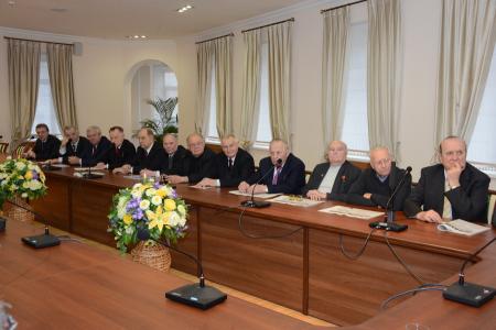 Г.А. Зюганов наградил памятной медалью ЦК КПРФ группу министров СССР