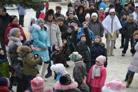Тульская область. Депутаты-коммунисты провели новогодний детский утренник и праздничный вечер для взрослых 