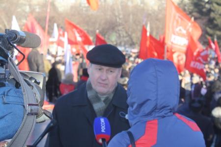 Трехтысячный митинг в Новосибирске потребовал выдвижения Анатолия Локотя в мэры Новосибирска